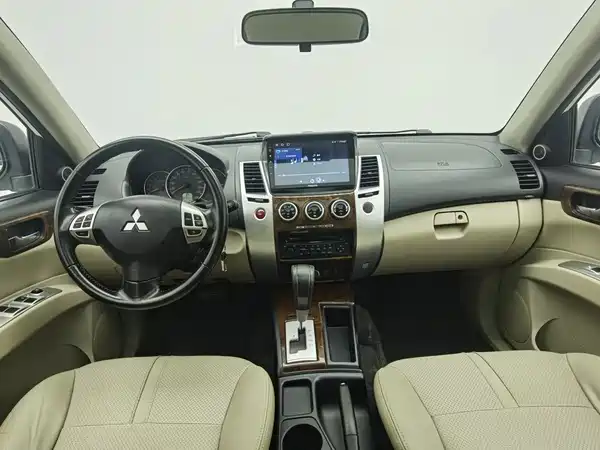 Mitsubishi Pajero Jinchang 2015