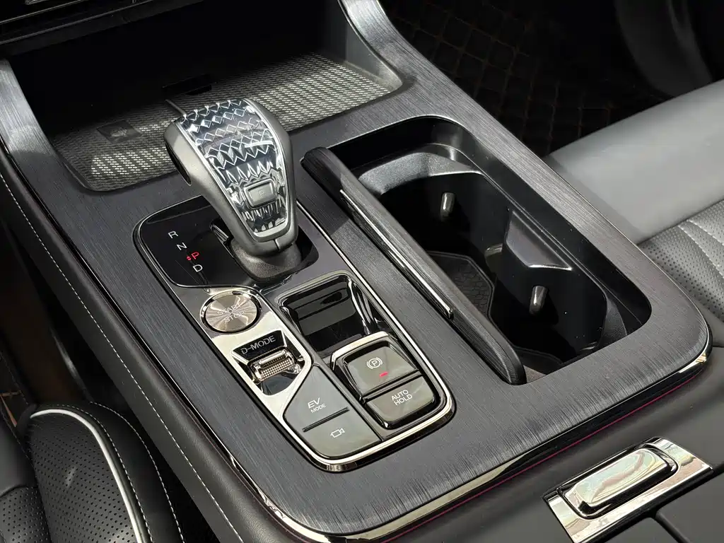 GAC Motor Trumpchi GS8 2023 — фото 18