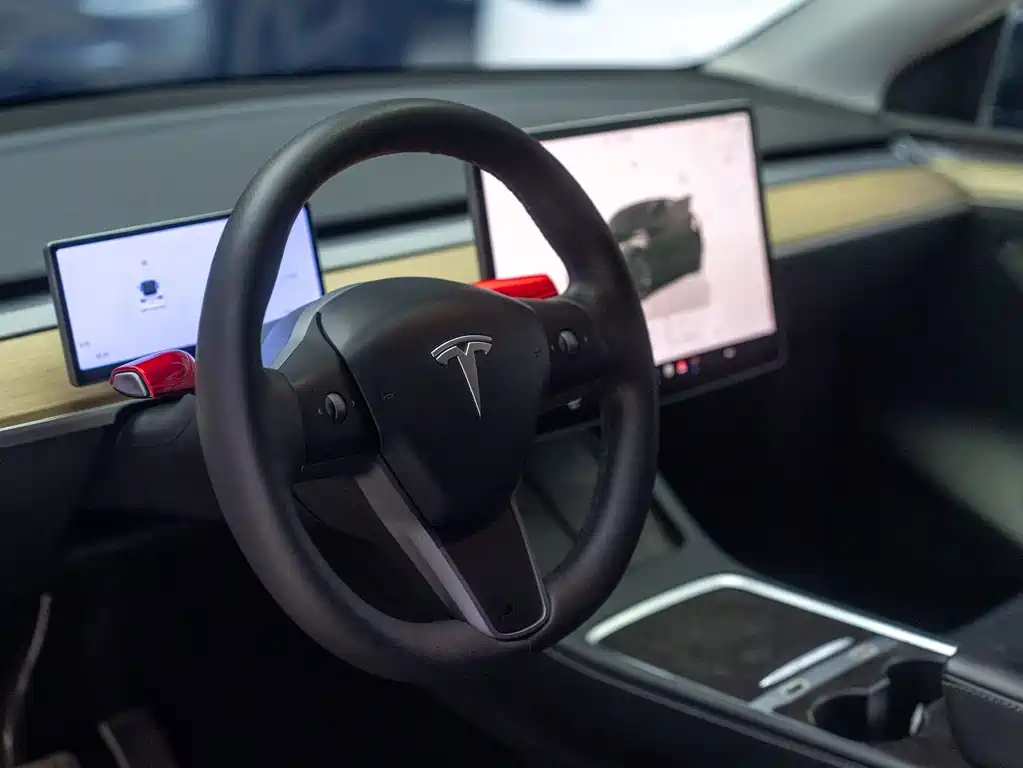 Tesla Model Y 2022 — фото 10