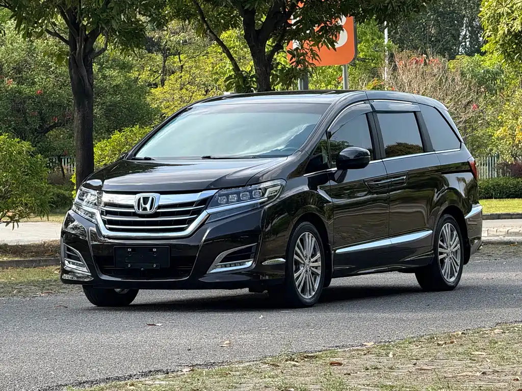 Honda Elysion 2018 — фото 1