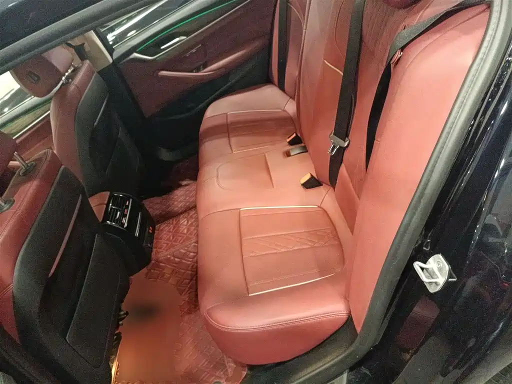 BMW 5 Series 2021 — фото 11