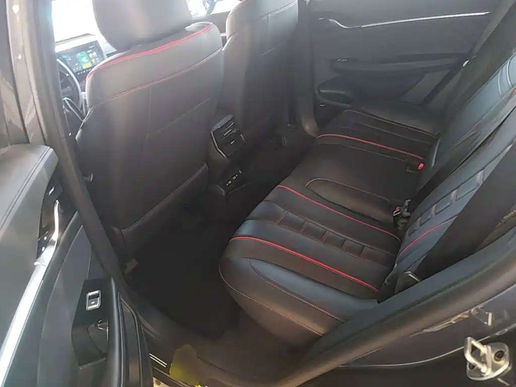 Roewe RX5 MAX 2022 — фото 17