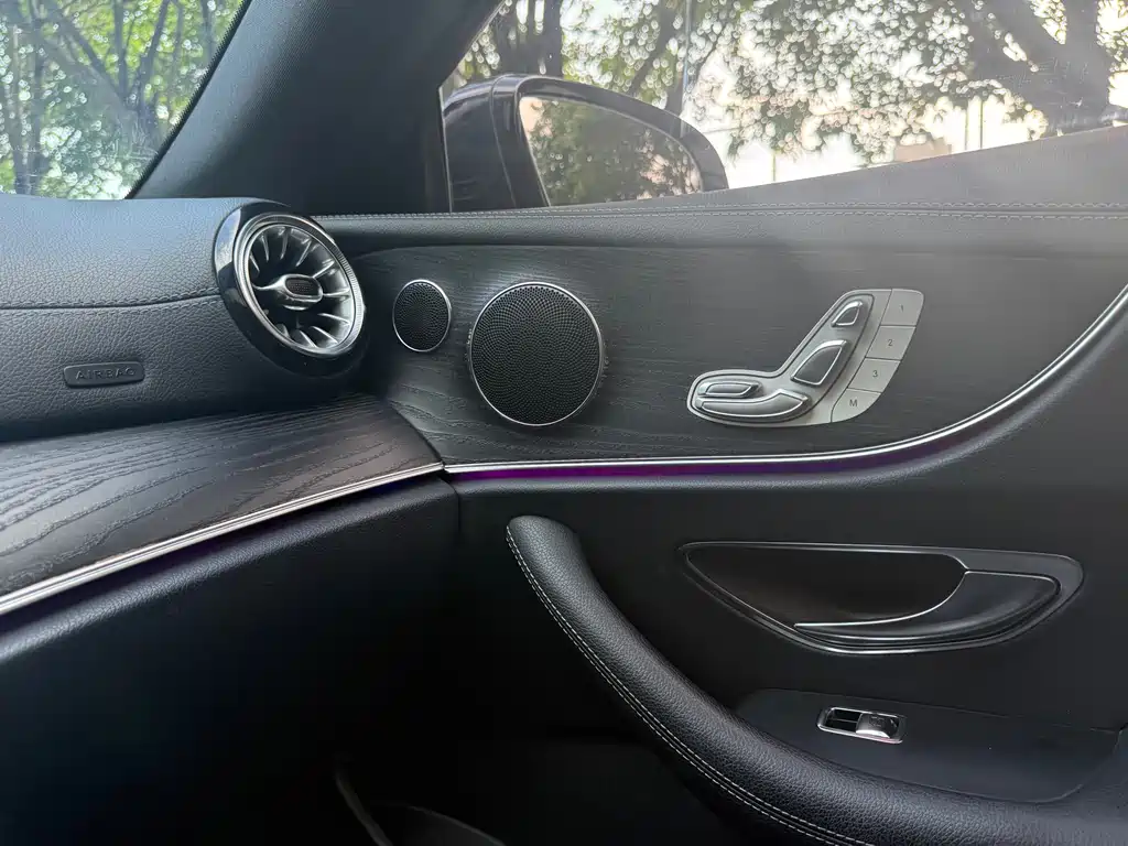 Mercedes-Benz E-Class 2018 — фото 10