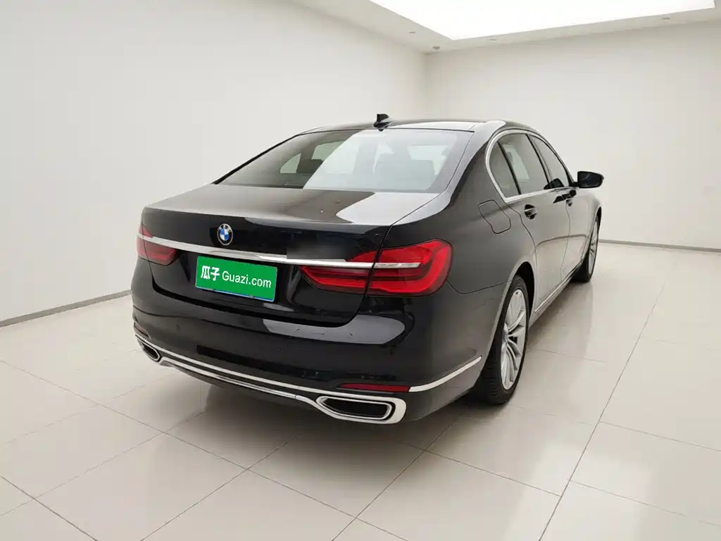 BMW 7 Series 2019 — фото 6