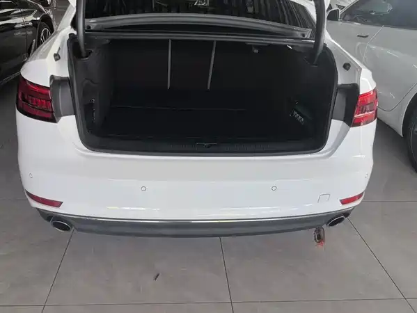 Audi A4L 2017