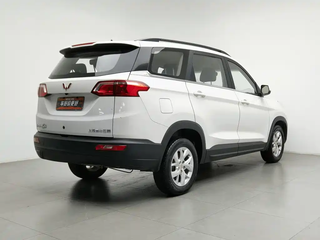 Wuling Hongguang S3 2018 — фото 2