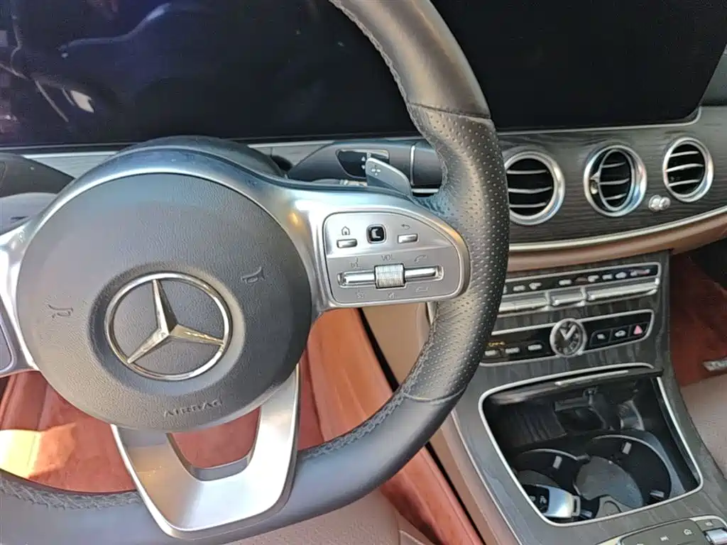 Mercedes-Benz E-Class 2020 — фото 14