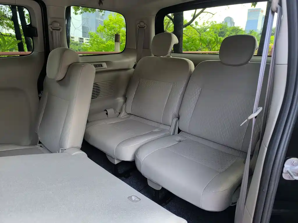 Nissan NV200 2018 — фото 10