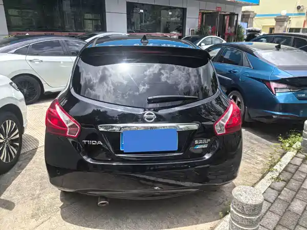 Nissan Tiida 2013