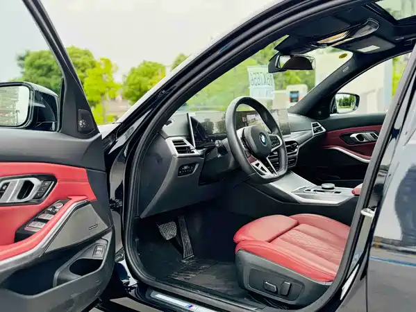 BMW 3 Series 2025