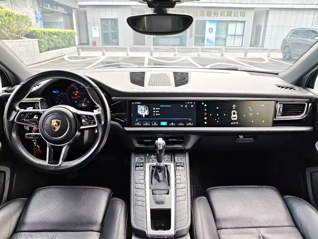 Porsche Macan 2016 — фото 17