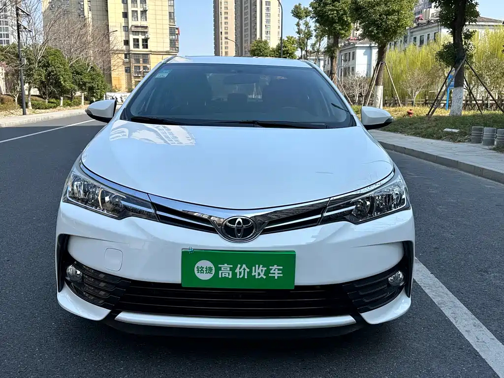 Toyota Corolla 2018 — фото 3