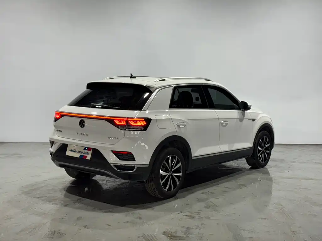 Volkswagen T-Roc 2023 — фото 4