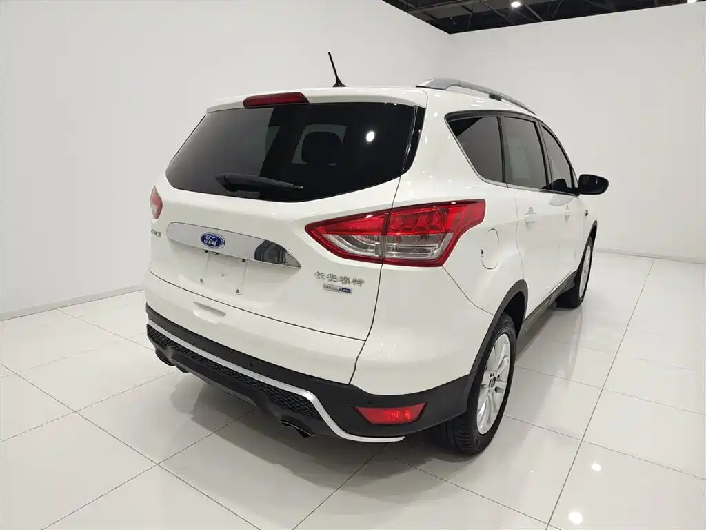 Ford Kuga 2016 — фото 7