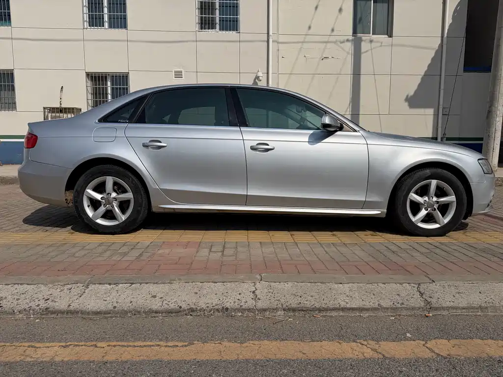 Audi A4L 2014