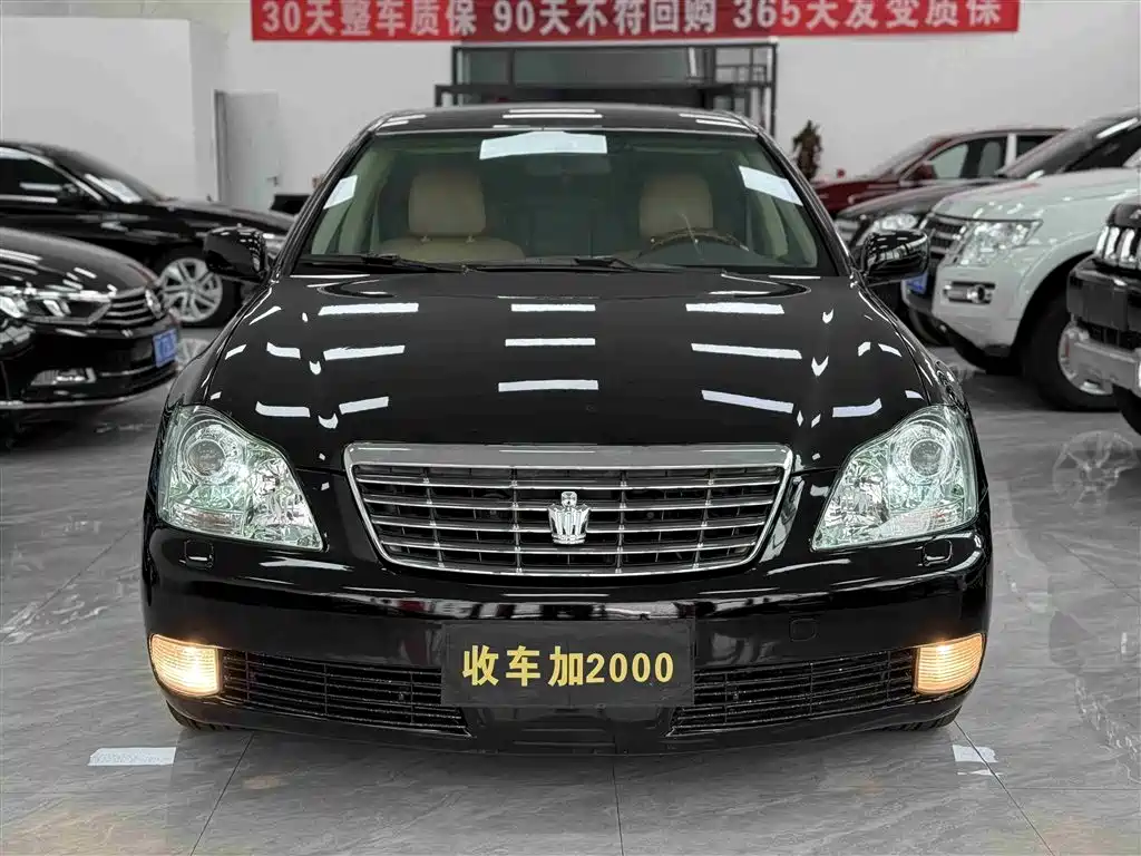 Toyota Crown 2005 — фото 1
