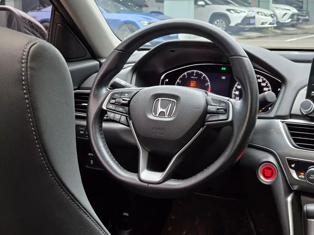 Honda Accord 2020 — фото 10