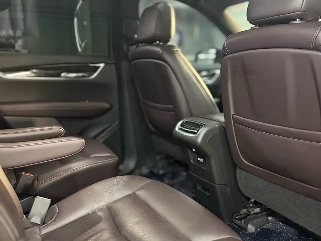 Cadillac XT6 2021 — фото 19