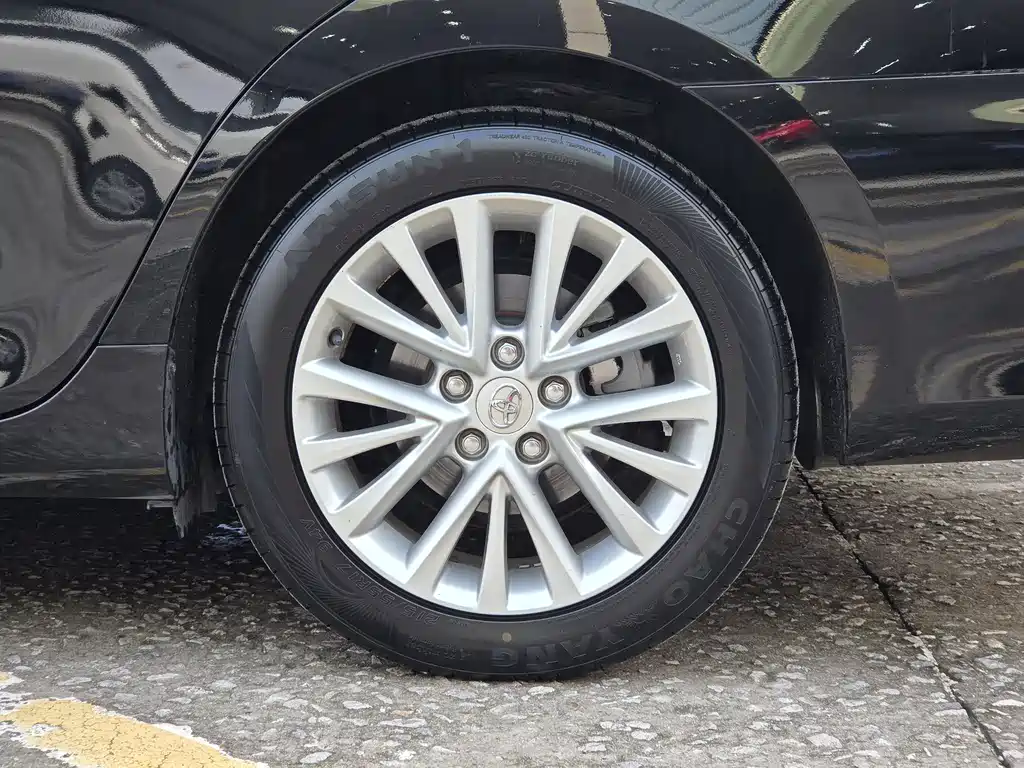 Toyota Camry 2016 — фото 15