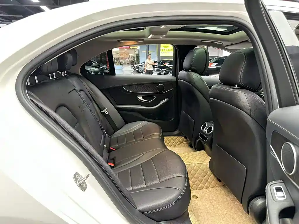 Mercedes-Benz C-Class 2019 — фото 6
