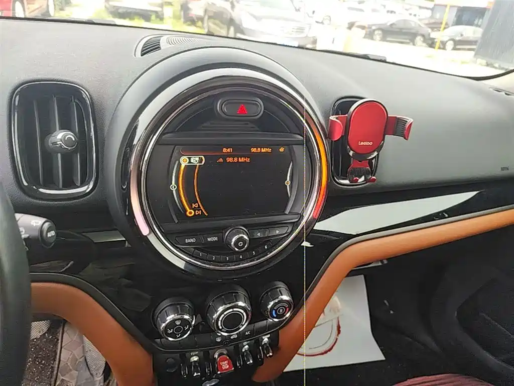 MINI Countryman 2017 — фото 13