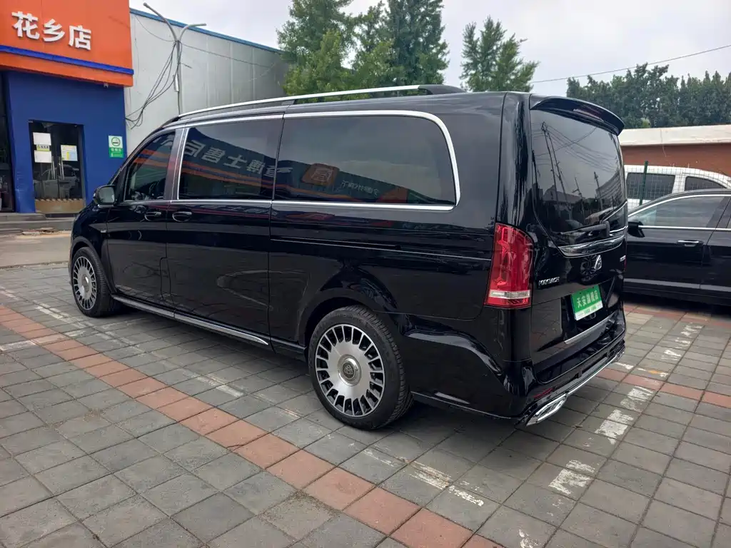 Mercedes-Benz V-Class 2022 — фото 22