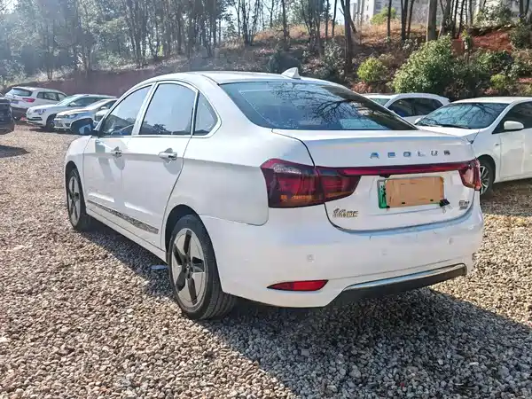 Dongfeng E70 2021
