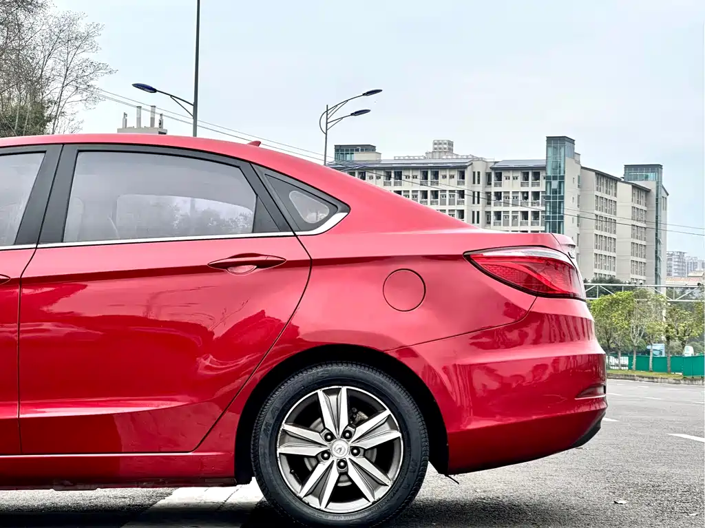 Changan Eado 2016 — фото 15