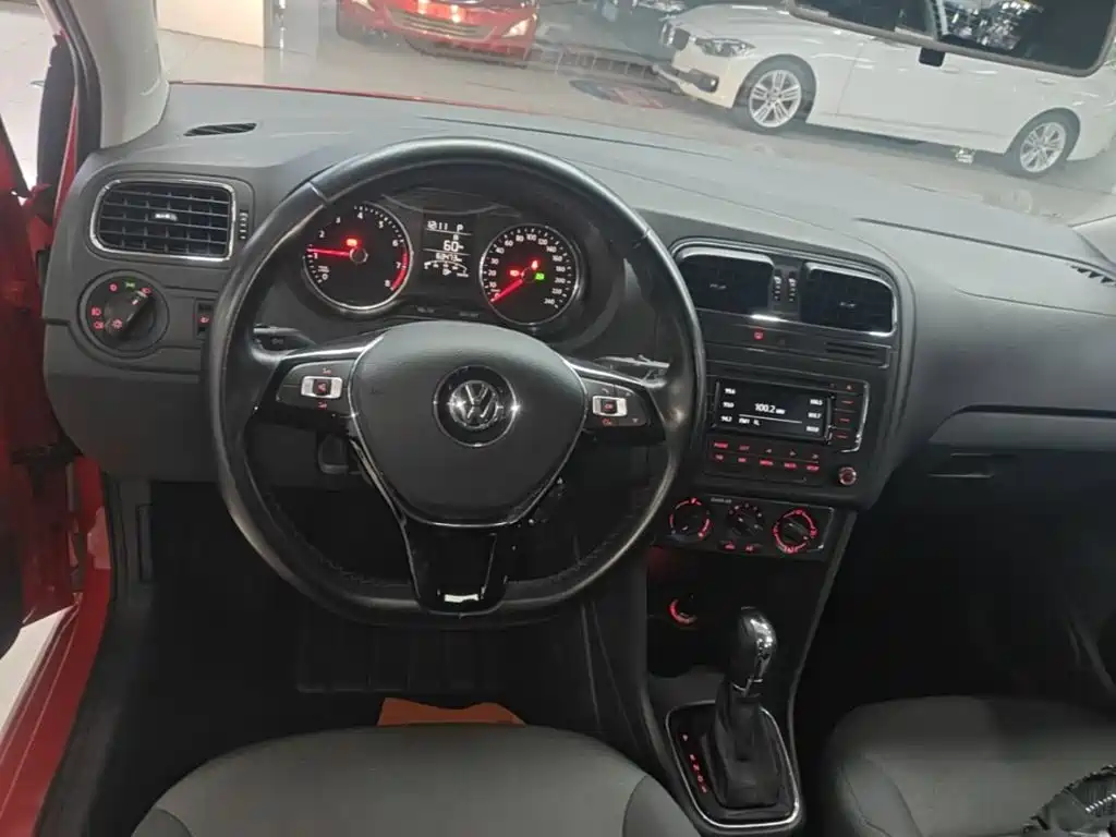Volkswagen Polo 2017 — фото 11