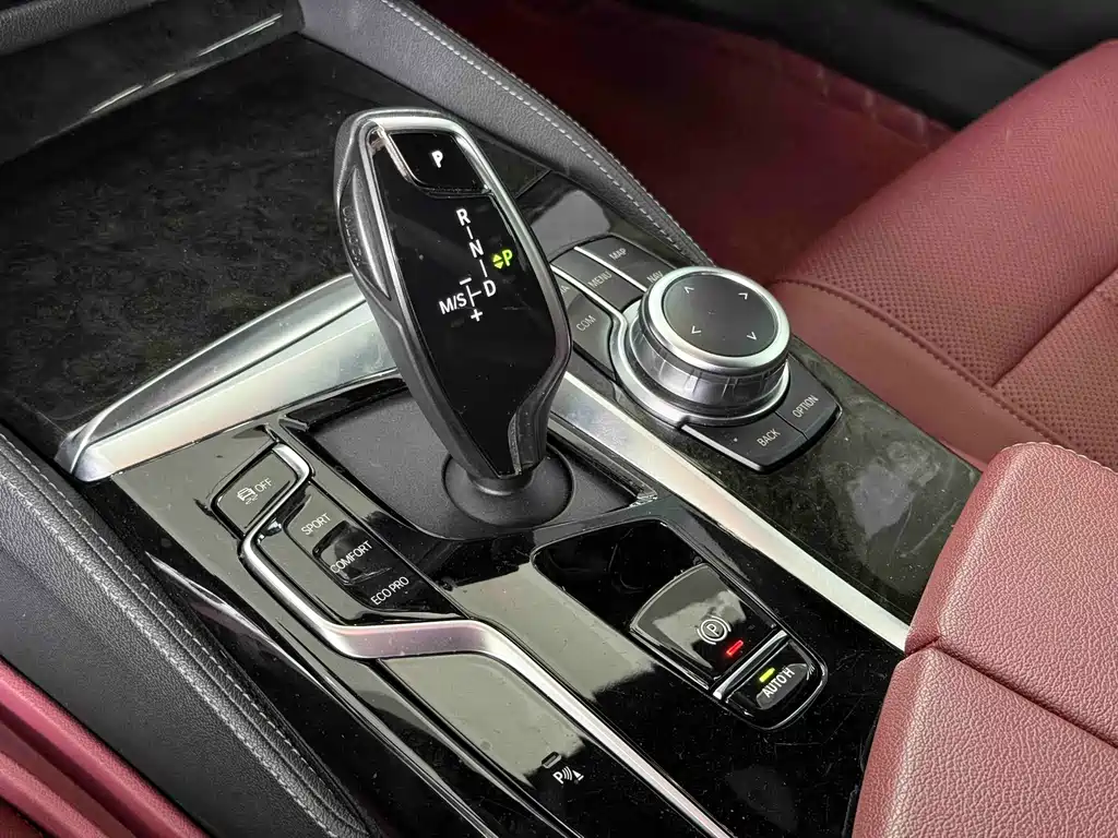 BMW 5 Series 2022 — фото 15