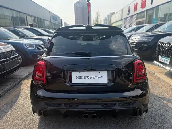 MINI MINI 2022