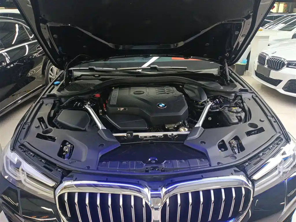 BMW 5 Series 2022 — фото 16