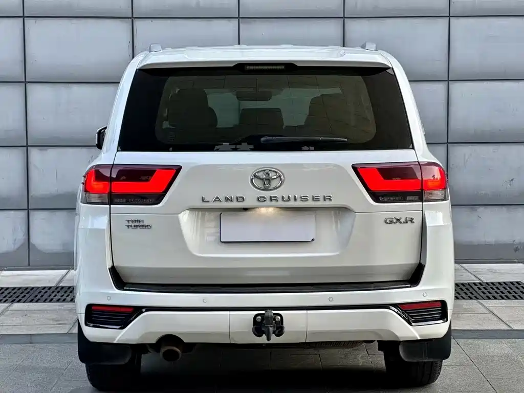 Toyota Land Cruiser 2024 — фото 3