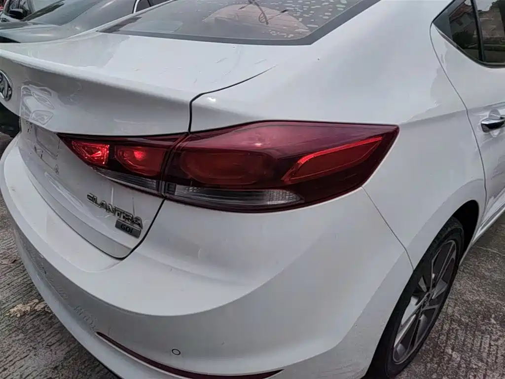 Hyundai Elantra 2019 — фото 8