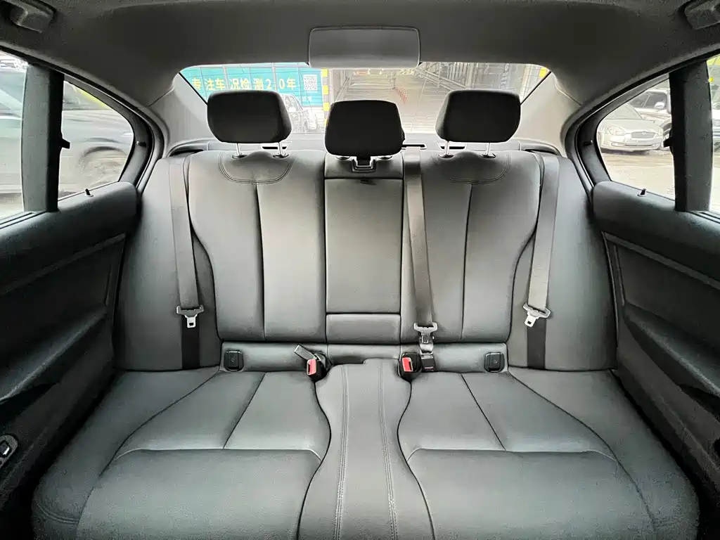 BMW 3 Series 2017 — фото 17