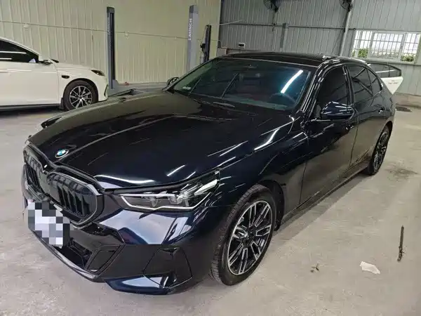 BMW 5 Series 2025