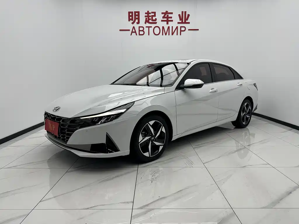 Hyundai Elantra 2023