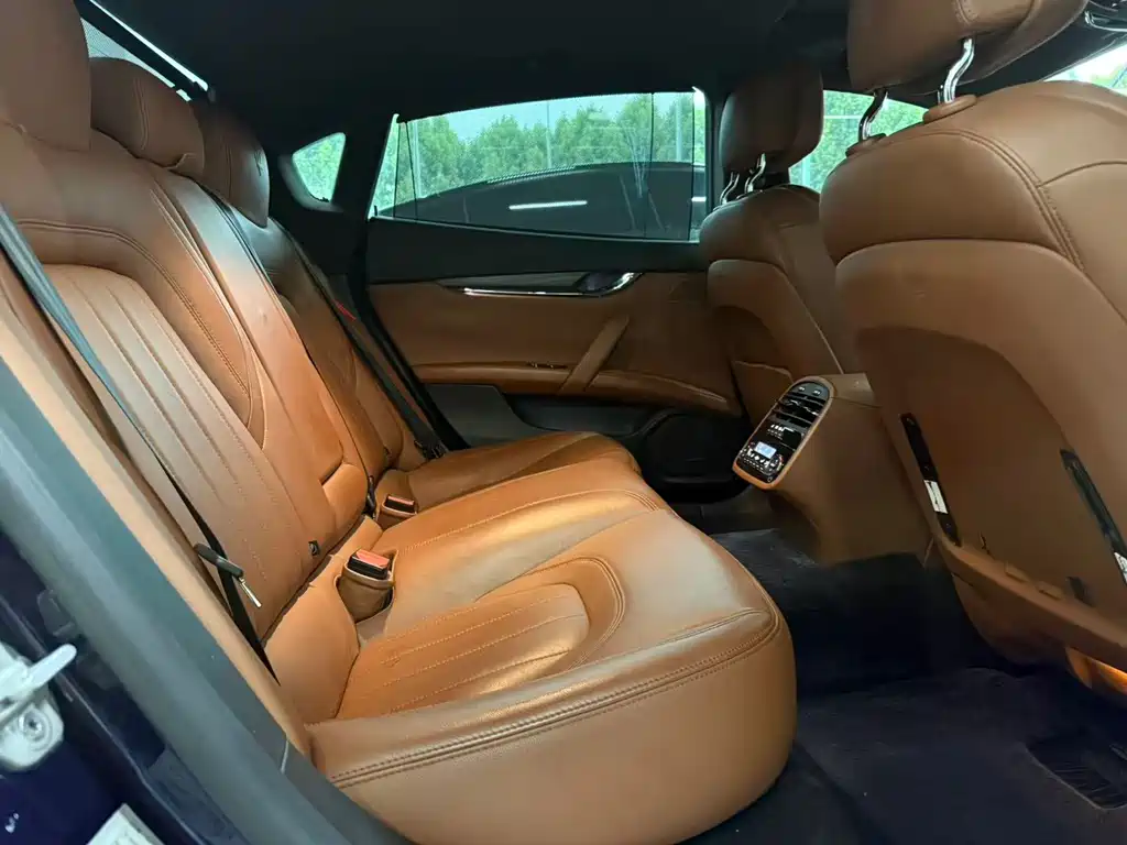 Maserati Quattroporte 2017 — фото 10