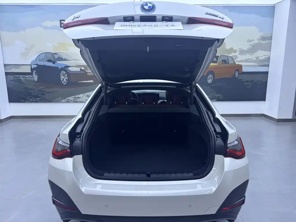 BMW i4 2024 — фото 8