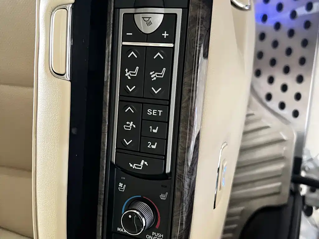 Toyota Vellfire 2020 — фото 22