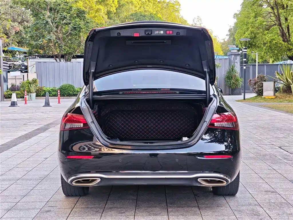 Mercedes-Benz E-Class 2023 — фото 14
