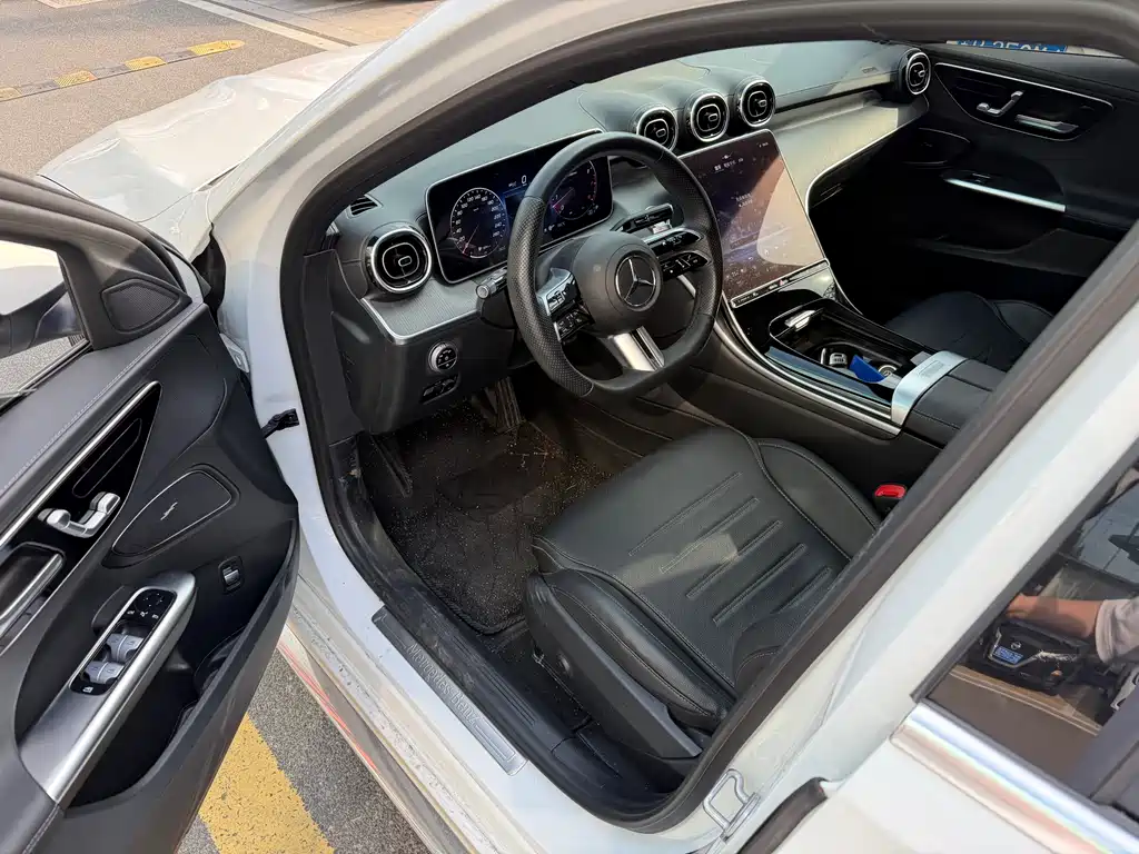 Mercedes-Benz C-Class 2023 — фото 5