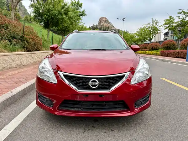 Nissan Tiida 2014