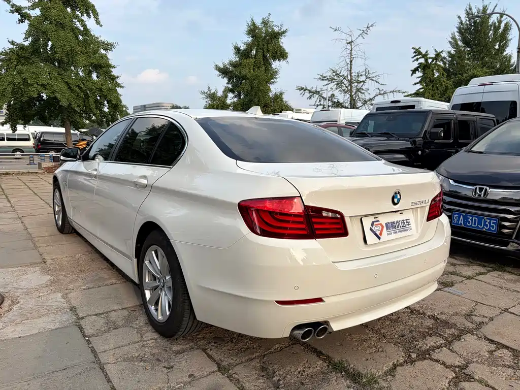 BMW 5 Series 2012