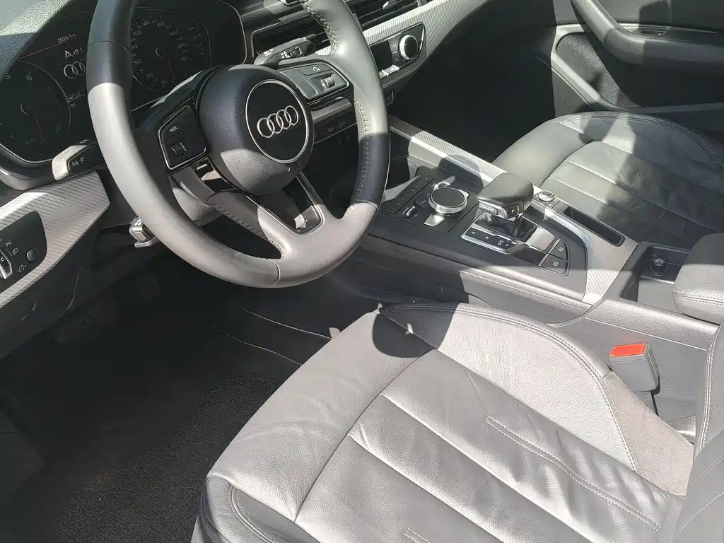 Audi A4L 2017 — фото 10