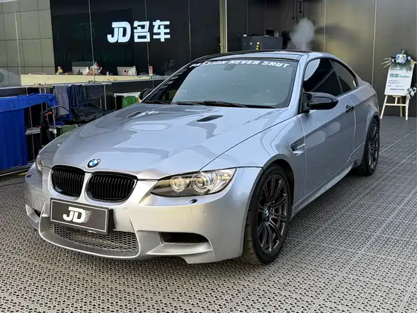 BMW M3 2011