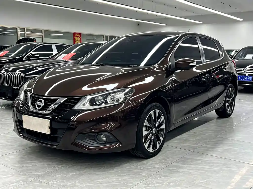 Nissan Tiida 2017 — фото 1