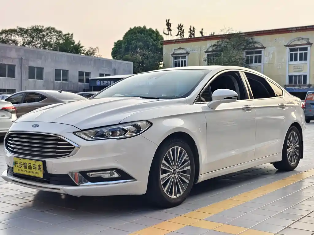 Ford Mondeo 2019 — фото 1