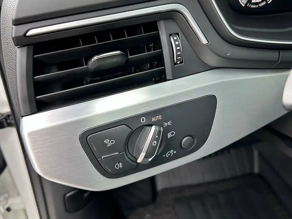 Audi A4L 2021
