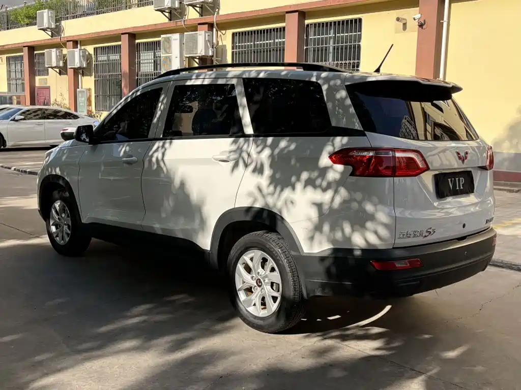 Wuling Hongguang S3 2018